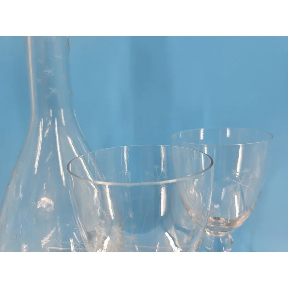 VTG Mid Century Glass Decanter w/2‎ Glasses - Fireworks Starburst Star Pattern